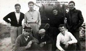 Oran SDV- 4858- ARZEW Jo PASCUAL heureux a droite et ses amis
